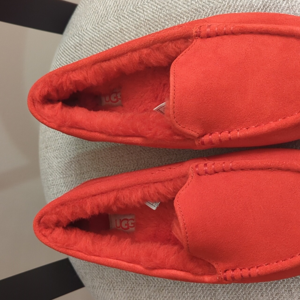 UGG Red Loafer-never worn